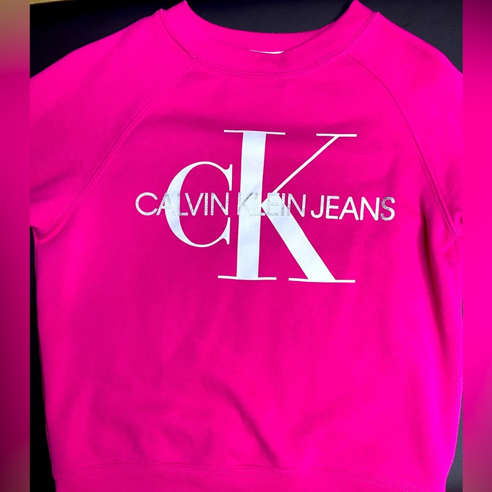 hot pink clavin klein crew neck sweater